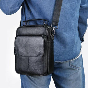 Bolsa Masculina Transversal de Couro Clássica - RAFINATO