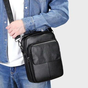 Bolsa Masculina Transversal de Couro Clássica - RAFINATO